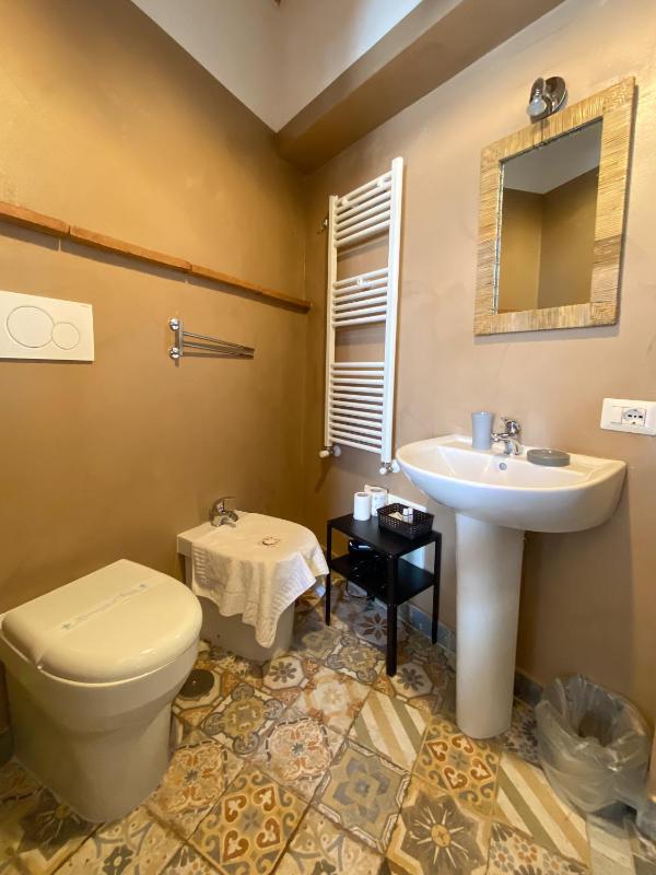 Small Double Room image 2