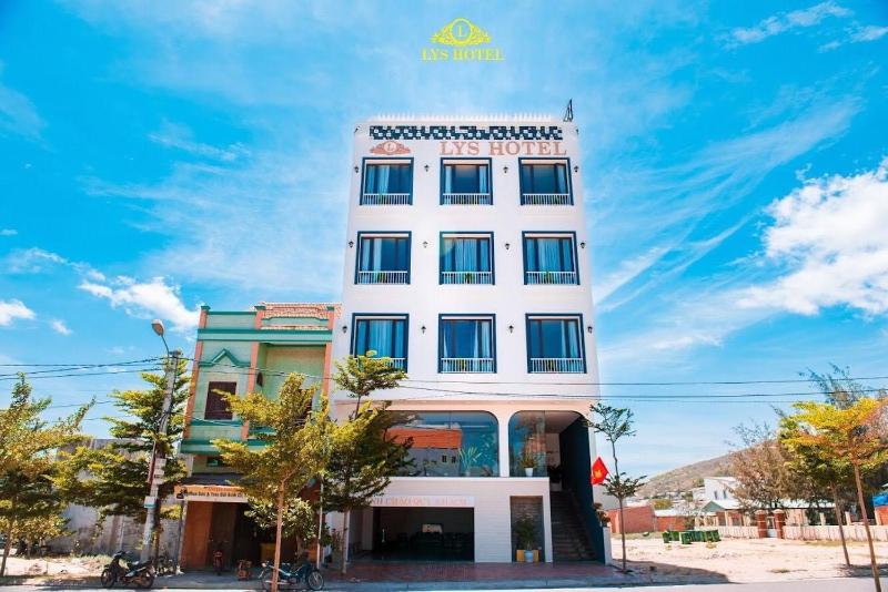 Khách Sạn Nhơn Lý LYS HOTEL - image 1