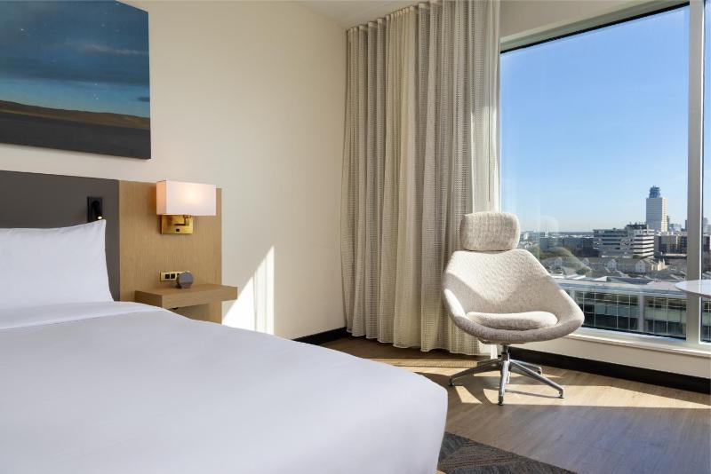 Classic King Room image 3