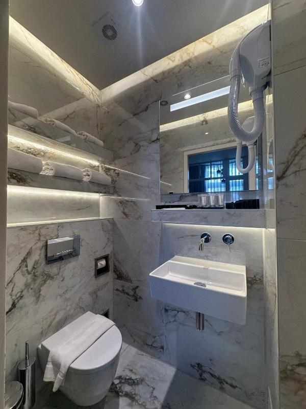 Triple Room with Garden View image 3