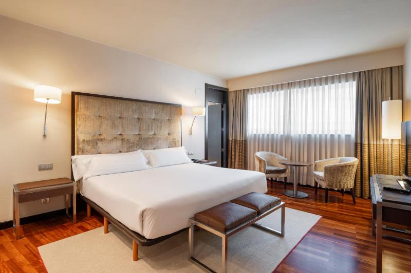 Deluxe Room image 3
