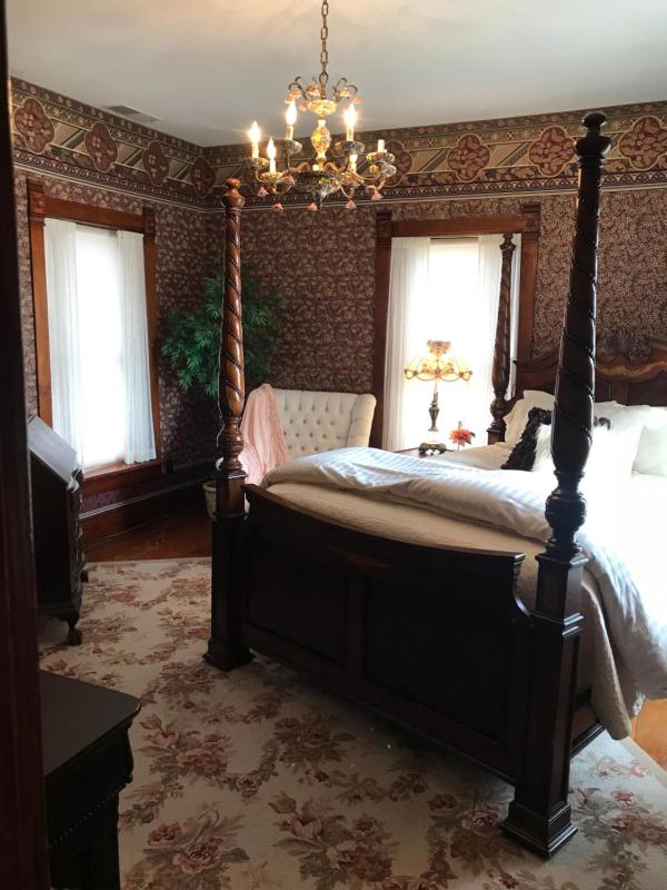 Double Room with Private External Bathroom image 1