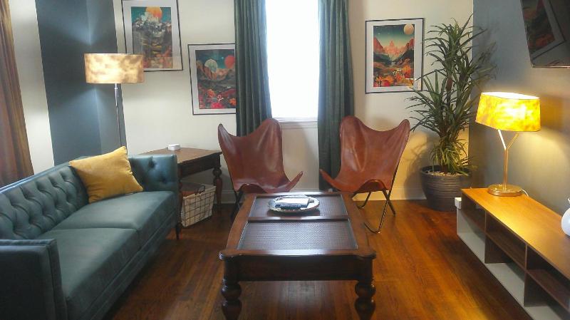 Augi's Den. Close to Masters. Modern. Fun Images