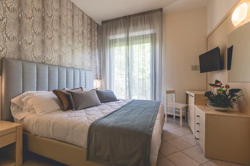 Superior Double Room image 3