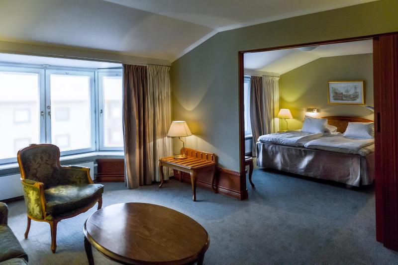 Deluxe Double Room image 3