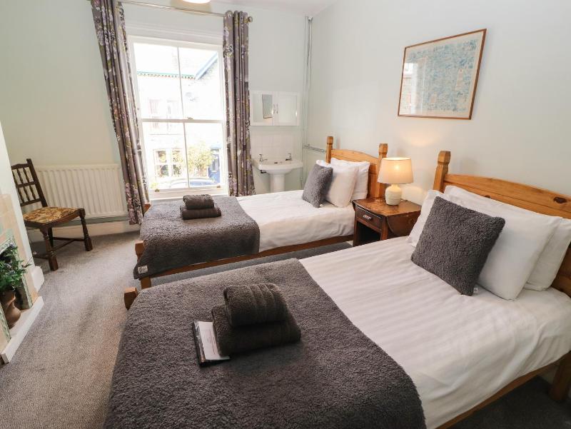 Pelham House - image 24