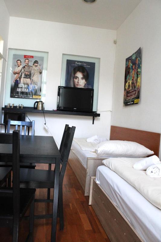 Family Room image 3