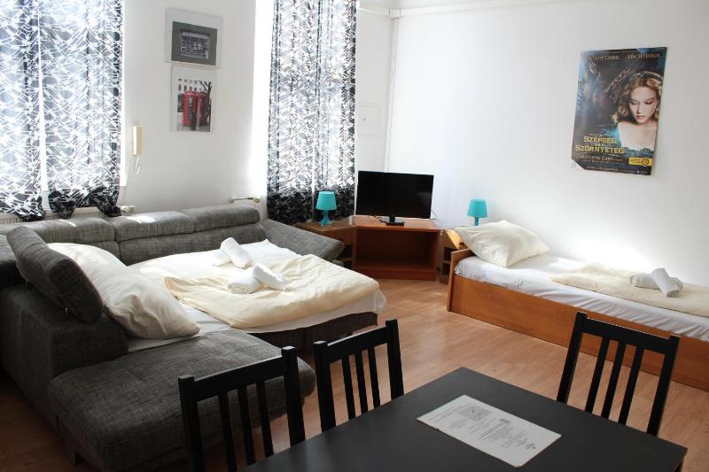 Family Room image 1