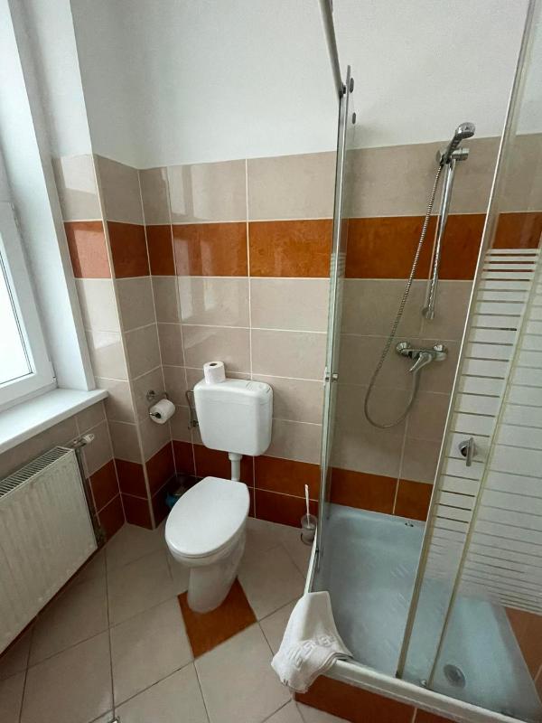 Single Room image 3
