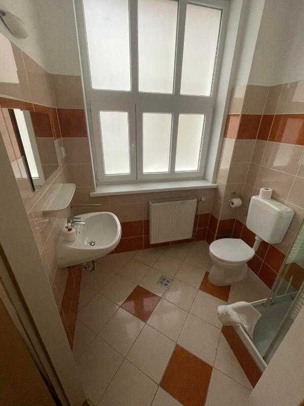 Single Room image 2