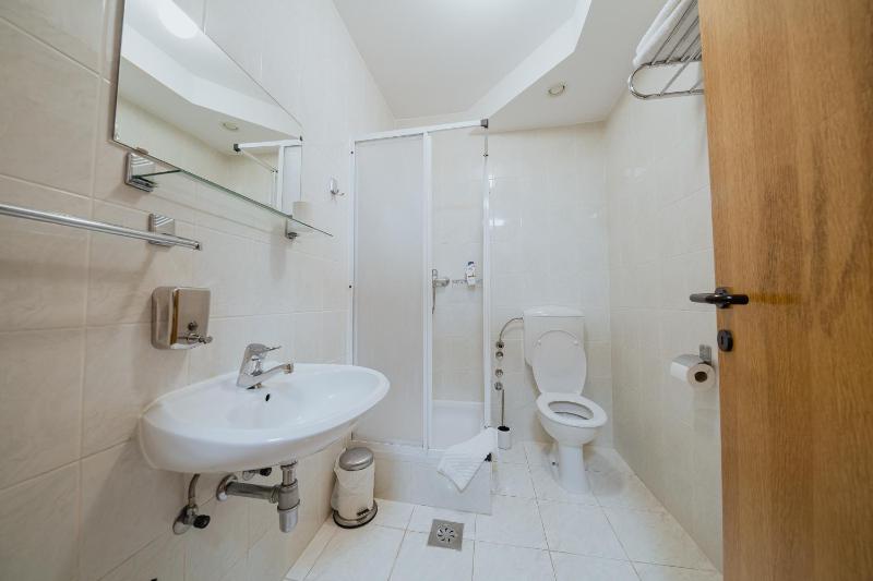 Standard Double Room image 2