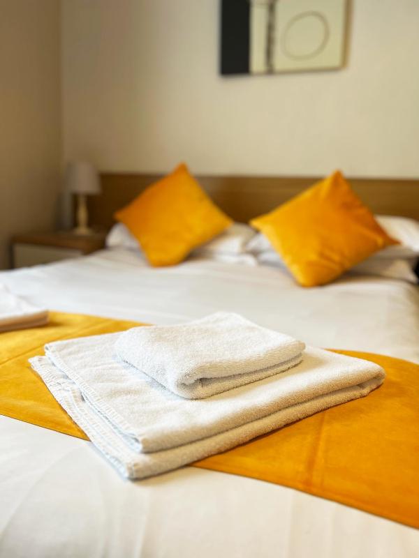 Double Room image 2