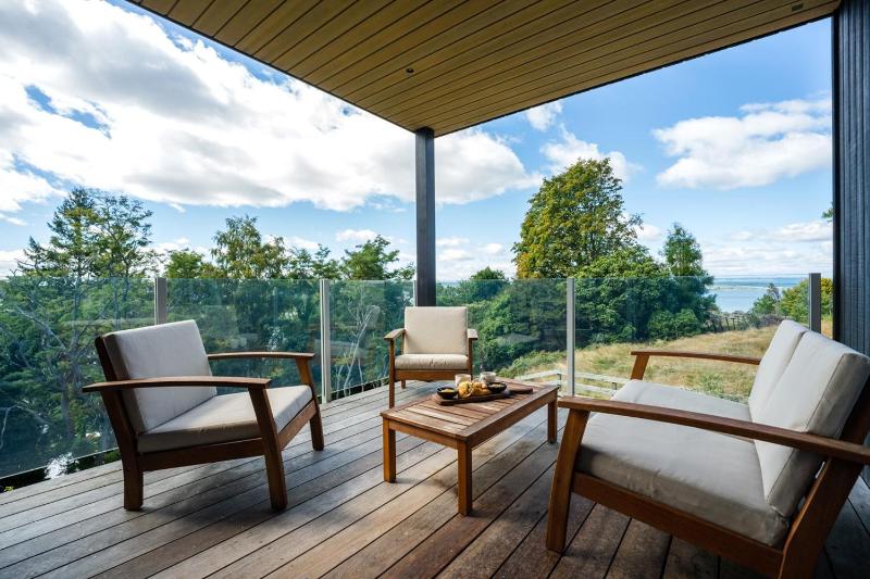 Hideaway at the Bay - with Hot Tub - image 20