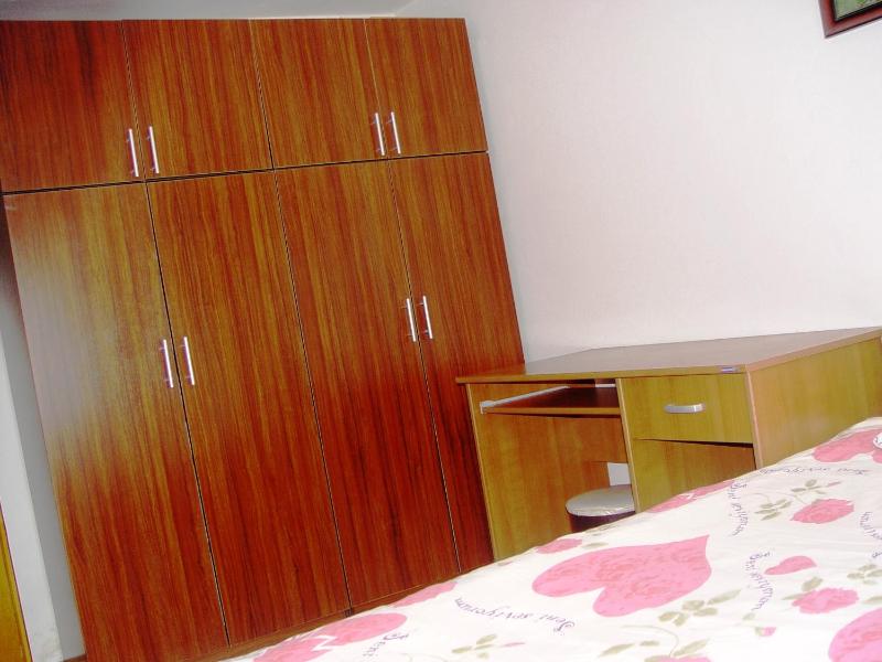 Twin Room image 4