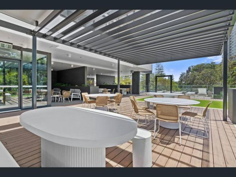 2 Bedroom Luxury in Burleigh Heads! - image 6