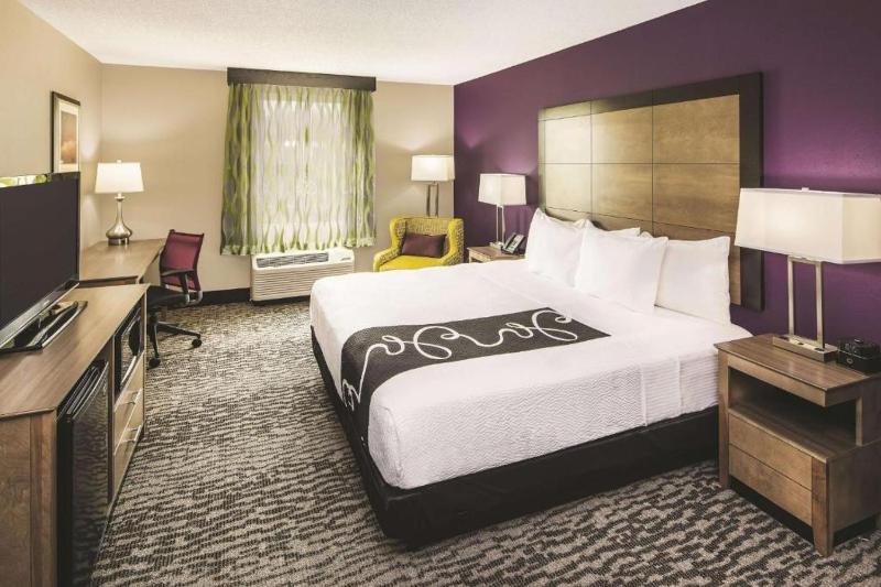 King Room - Non-Smoking image 2