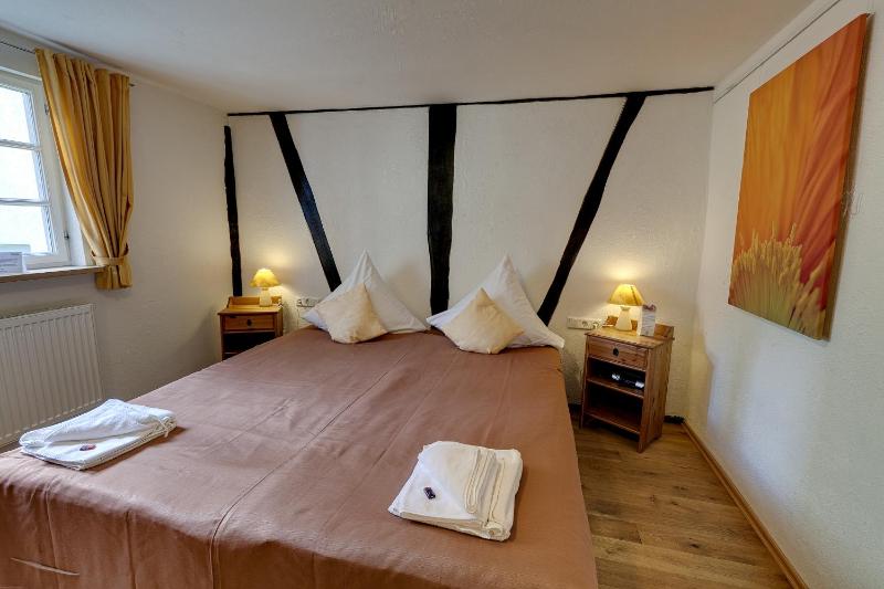 Single Room with Private Bathroom image 3