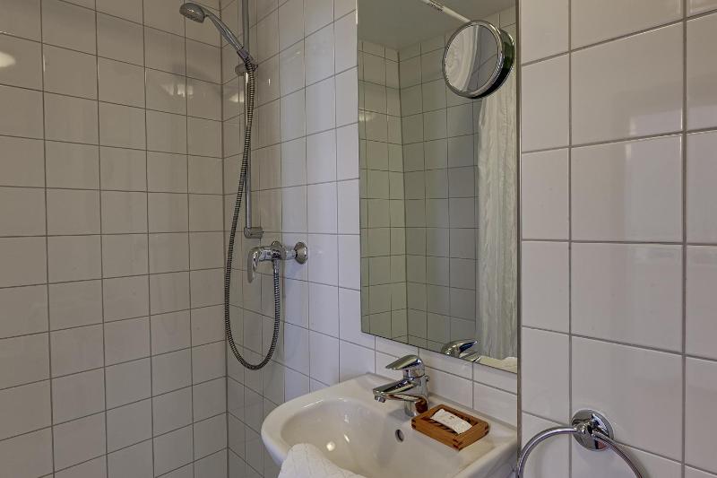 Standard Double Room image 4