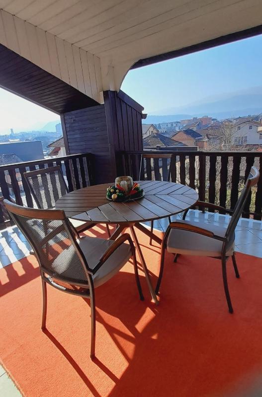Apartment City View - image 7