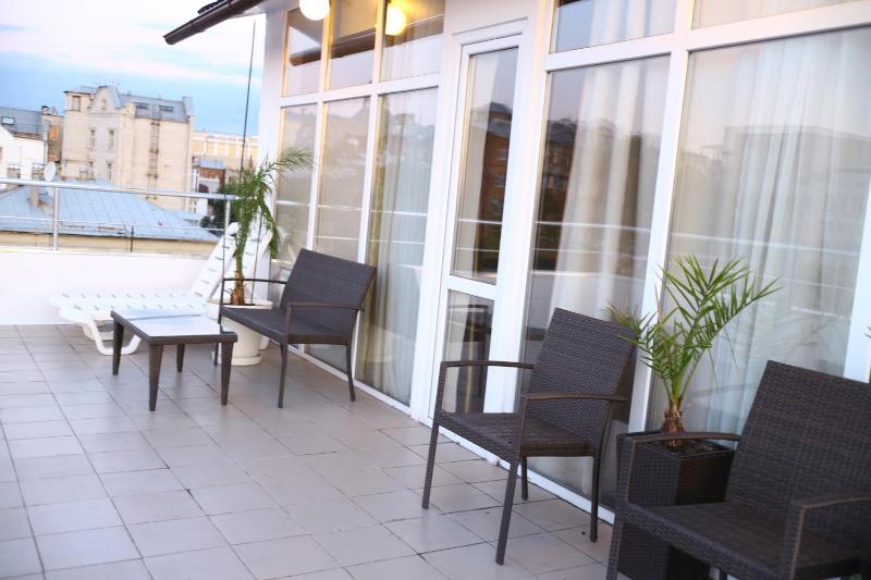 Studio with Terrace image 4