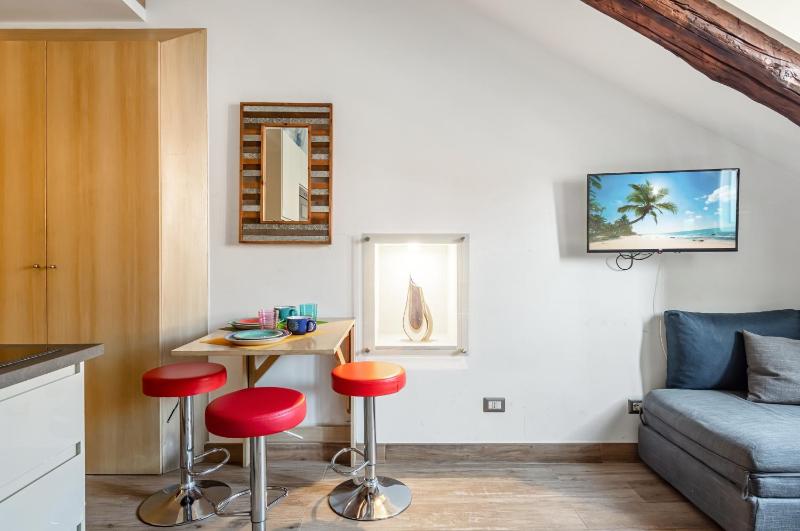 Studio Apartment image 3