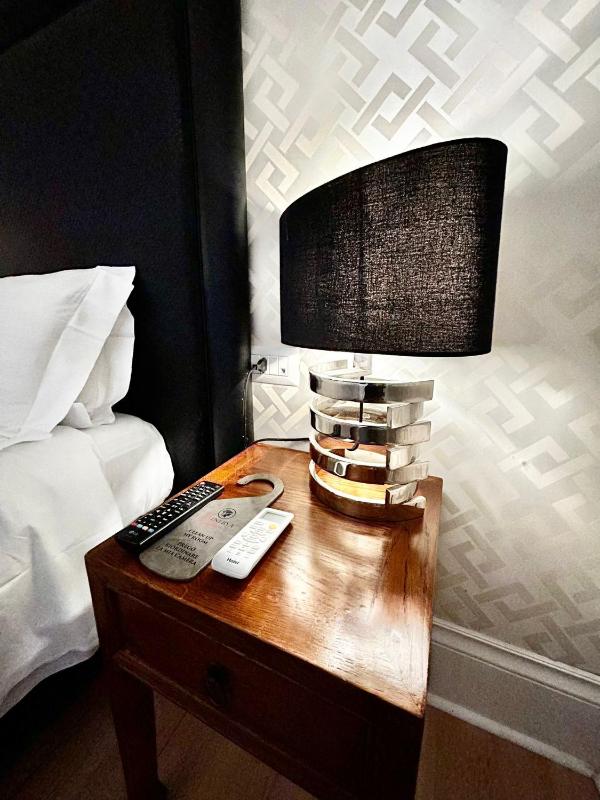 Superior Twin or Double Room image 3