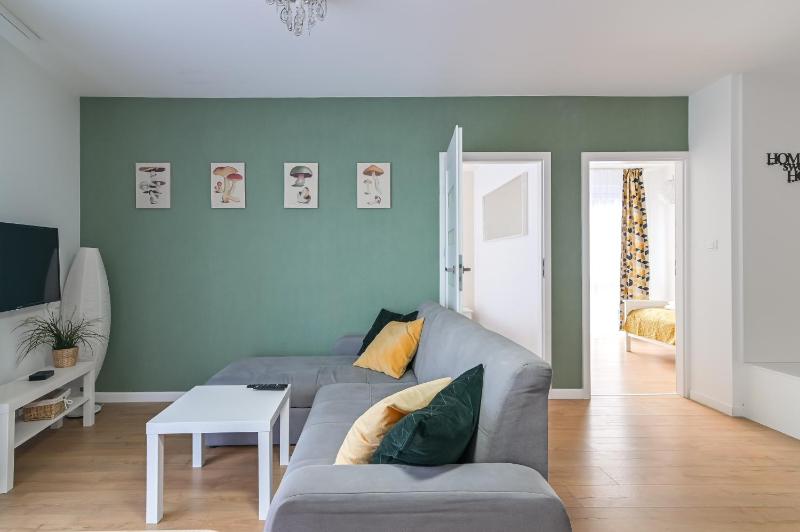 Apartment 4, First Floor, with Balcony image 3