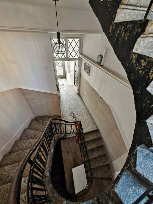 Central 1-BR Apartment - image 14