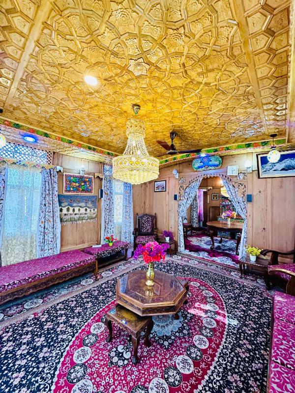 Houseboat New world - image 13