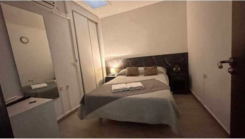 Double Room with Private Bathroom image 1