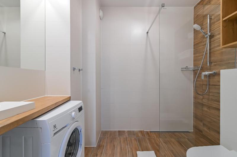 Apartment 7, First Floor, with Balcony image 3