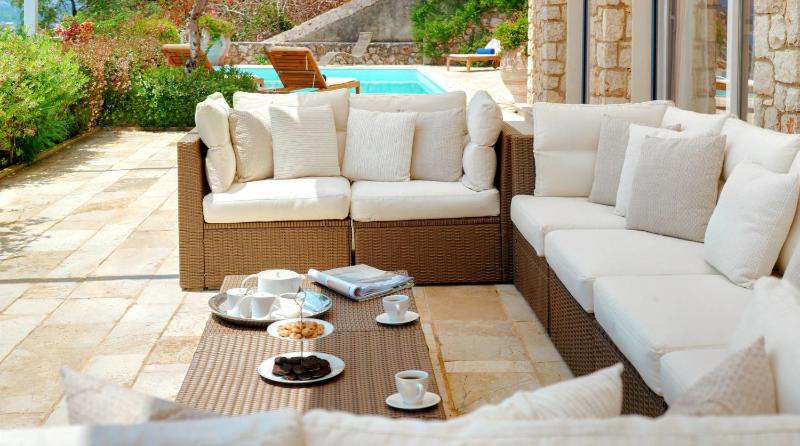 5-Bedroom Villa with Sea View and Private Pool	 image 2