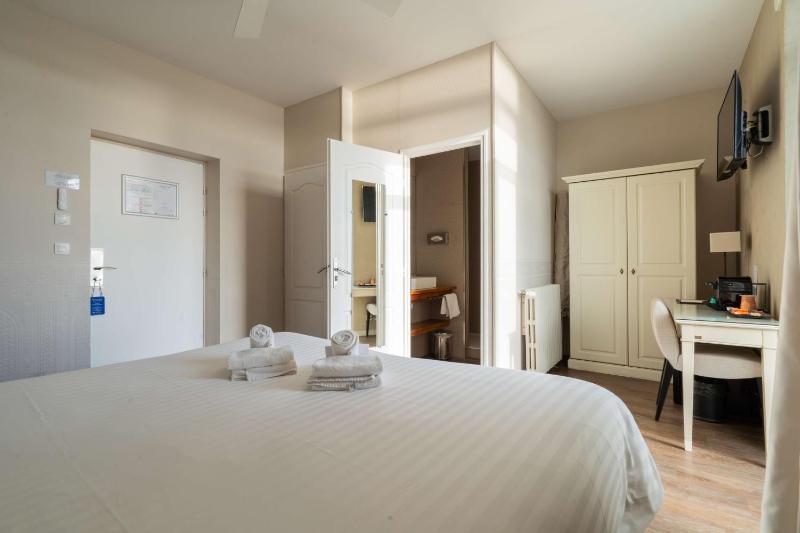 Prestige Room with Sea View and Terrace image 3