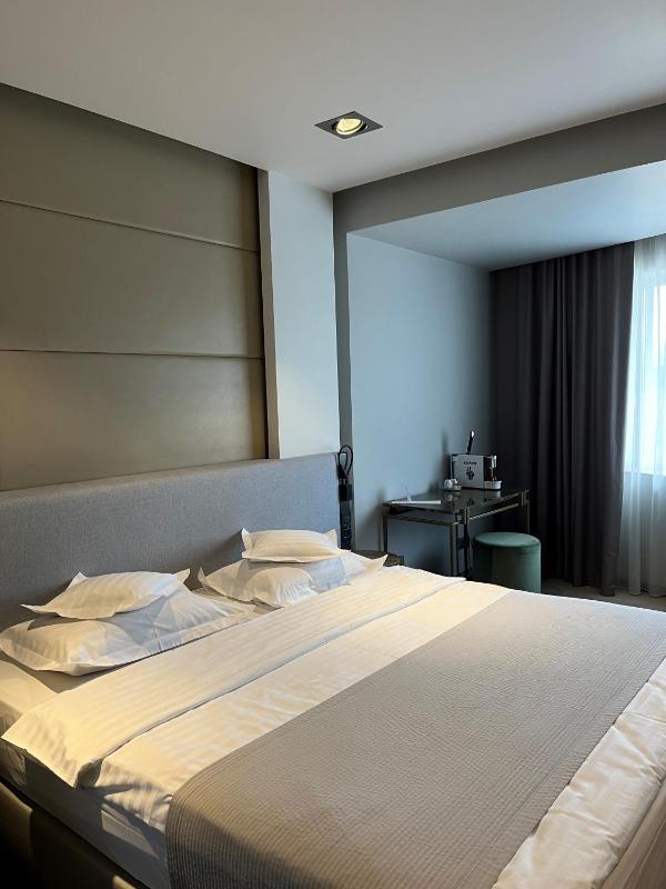 Standard Double Room image 1