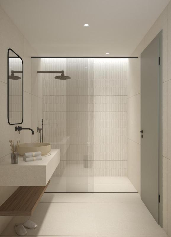 Deluxe Suite with Hot Tub and Sea View image 4