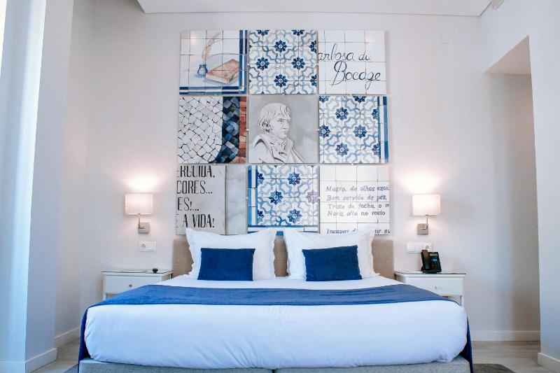 Premium Double Room image 3