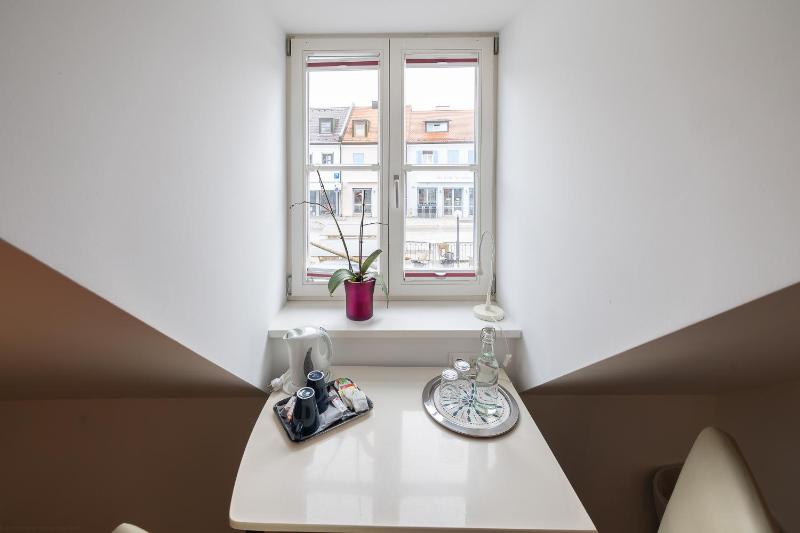Family Room image 3
