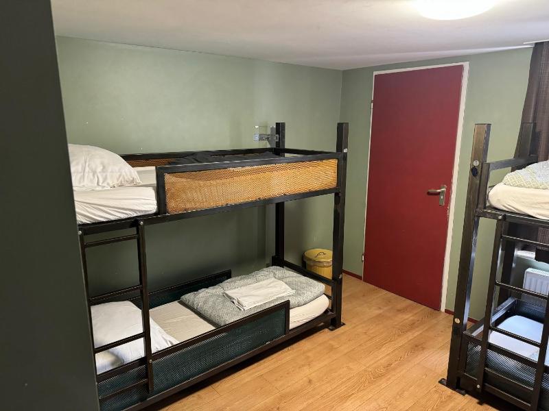 Bed in 6-Bed Mixed Dormitory Room image 1