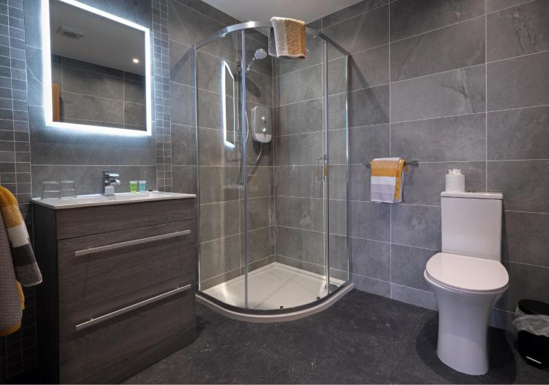 Double Room with Private Bathroom image 2