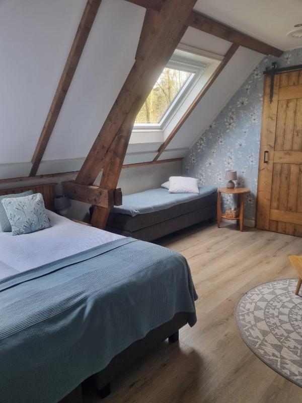 Triple Room with Private Bathroom image 2