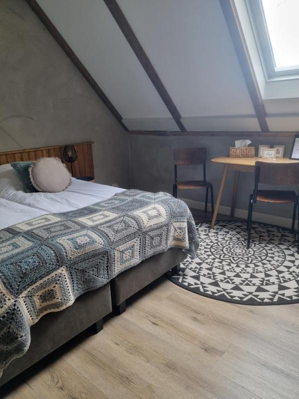 Double Room with Private Bathroom image 1