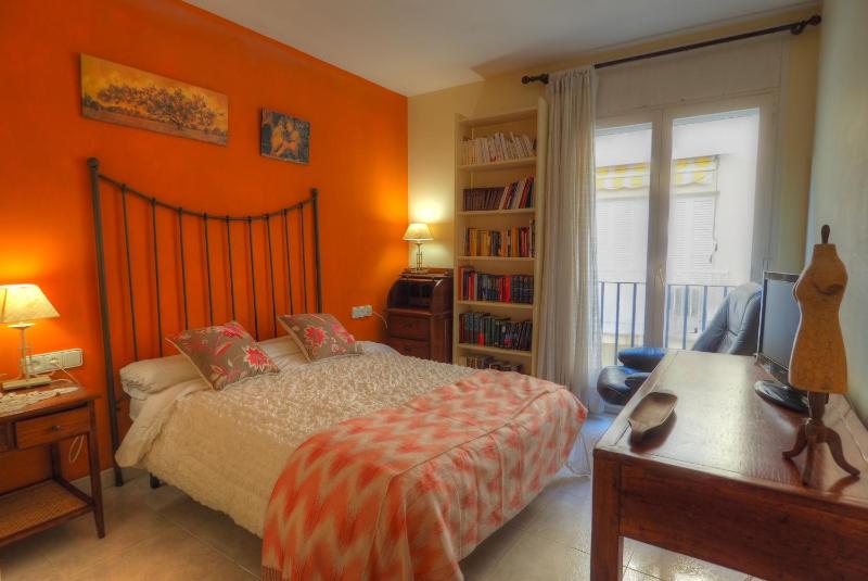 Center Family Apartment by Hello Homes Sitges - image 6