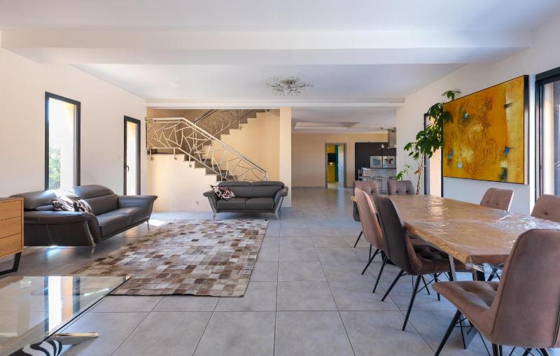 Awesome Home In Arles - image 12