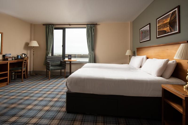 Double or Twin Room with Sea View image 4