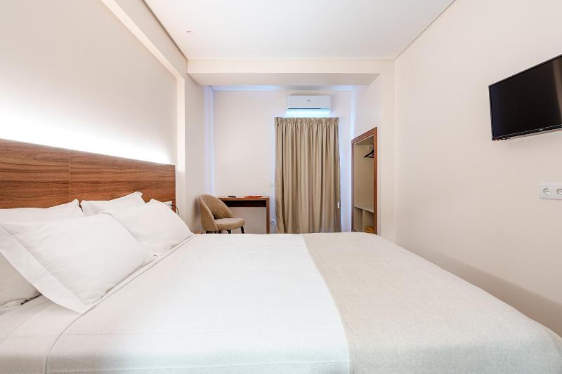 Superior Double or Twin Room image 4