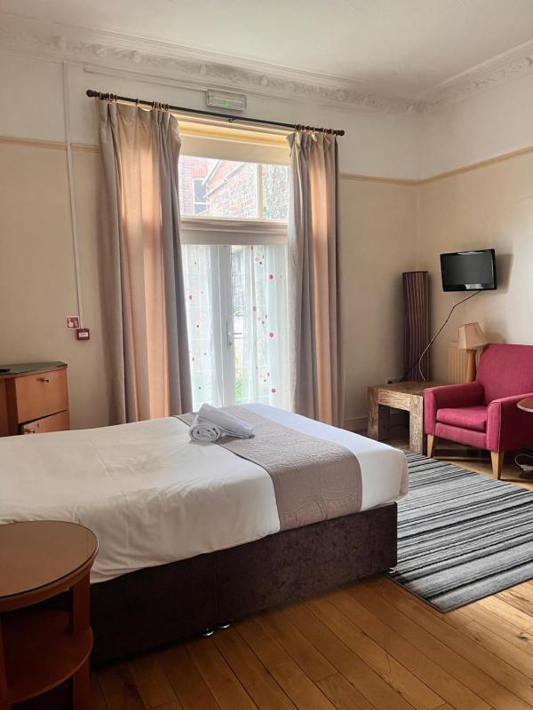 Twin Suite image 3