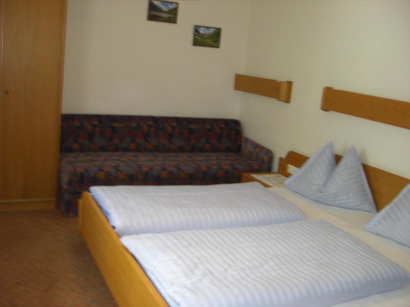 Double Room with Private Bathroom image 3