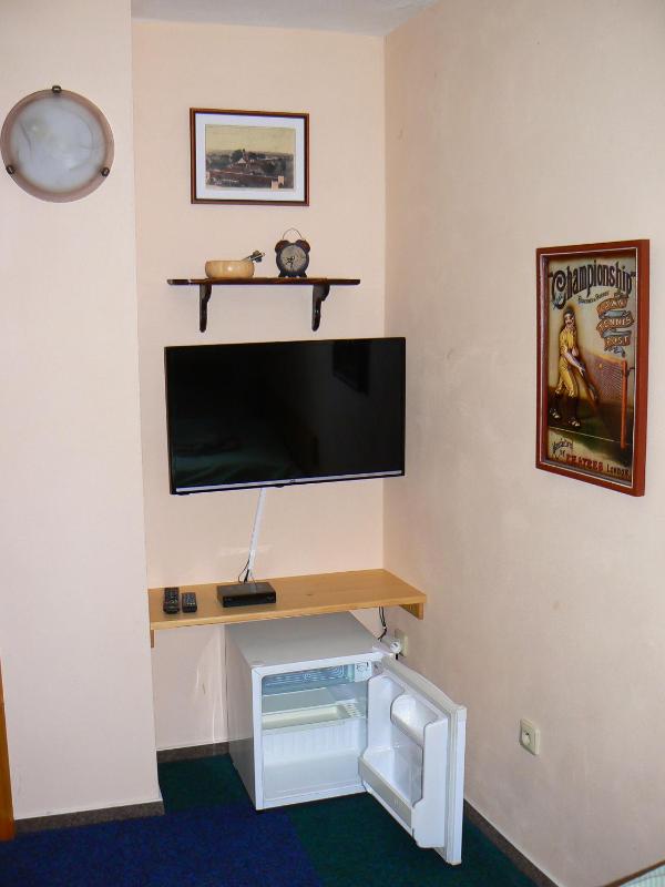 Twin Room image 2