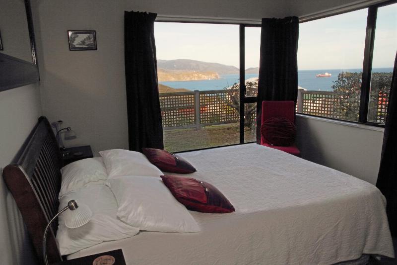 Pacific View Bed and Breakfast - image 5