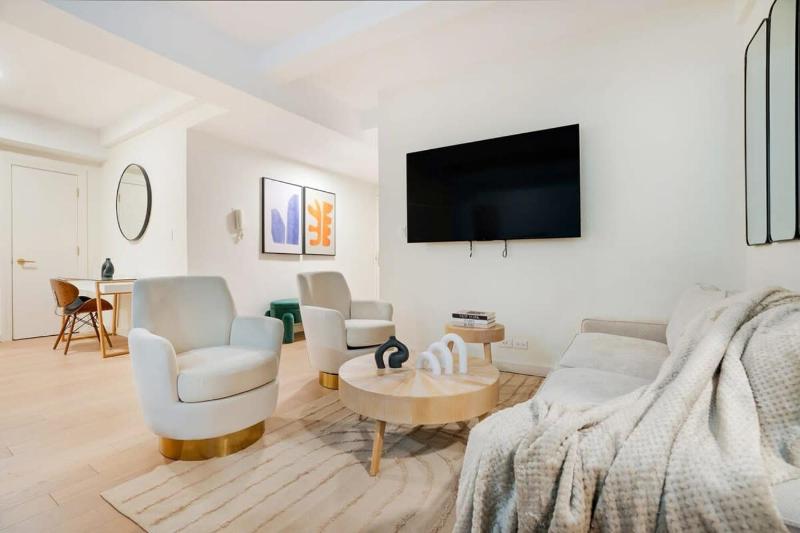 52-3DE Newly renovated 2BR BTH Midtown East - image 11